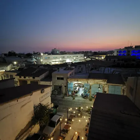 Lägenhet Must - Finikoudes Larnaca