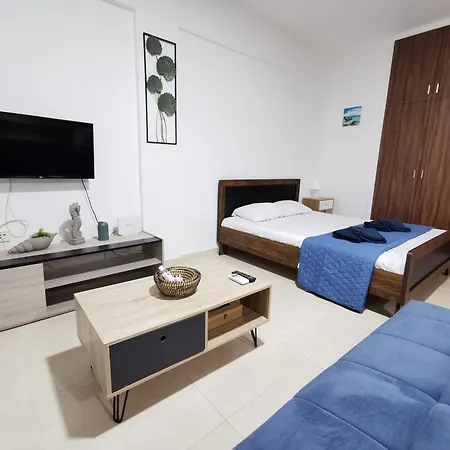 Must - Finikoudes Ларнака