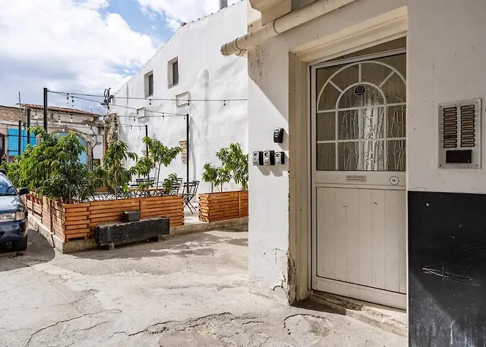 Must - Finikoudes * Larnaca