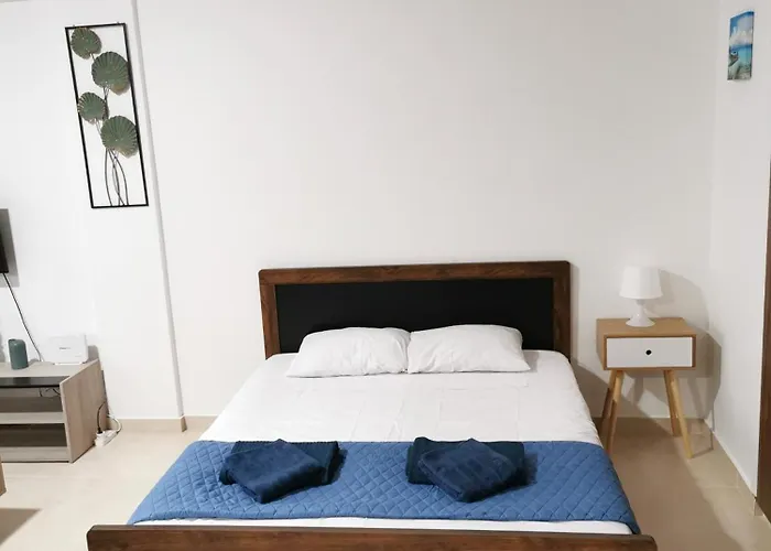 Must - Finikoudes * Larnaca