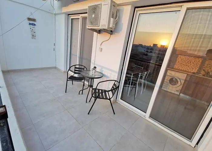 Must - Finikoudes Larnaca