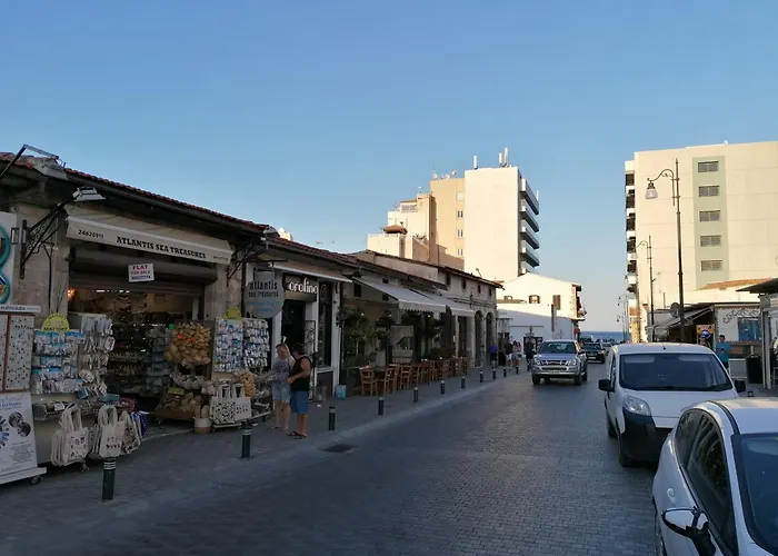 Must - Finikoudes Apartment