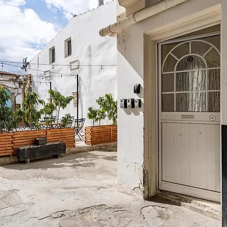 Must - Finikoudes * Larnaca